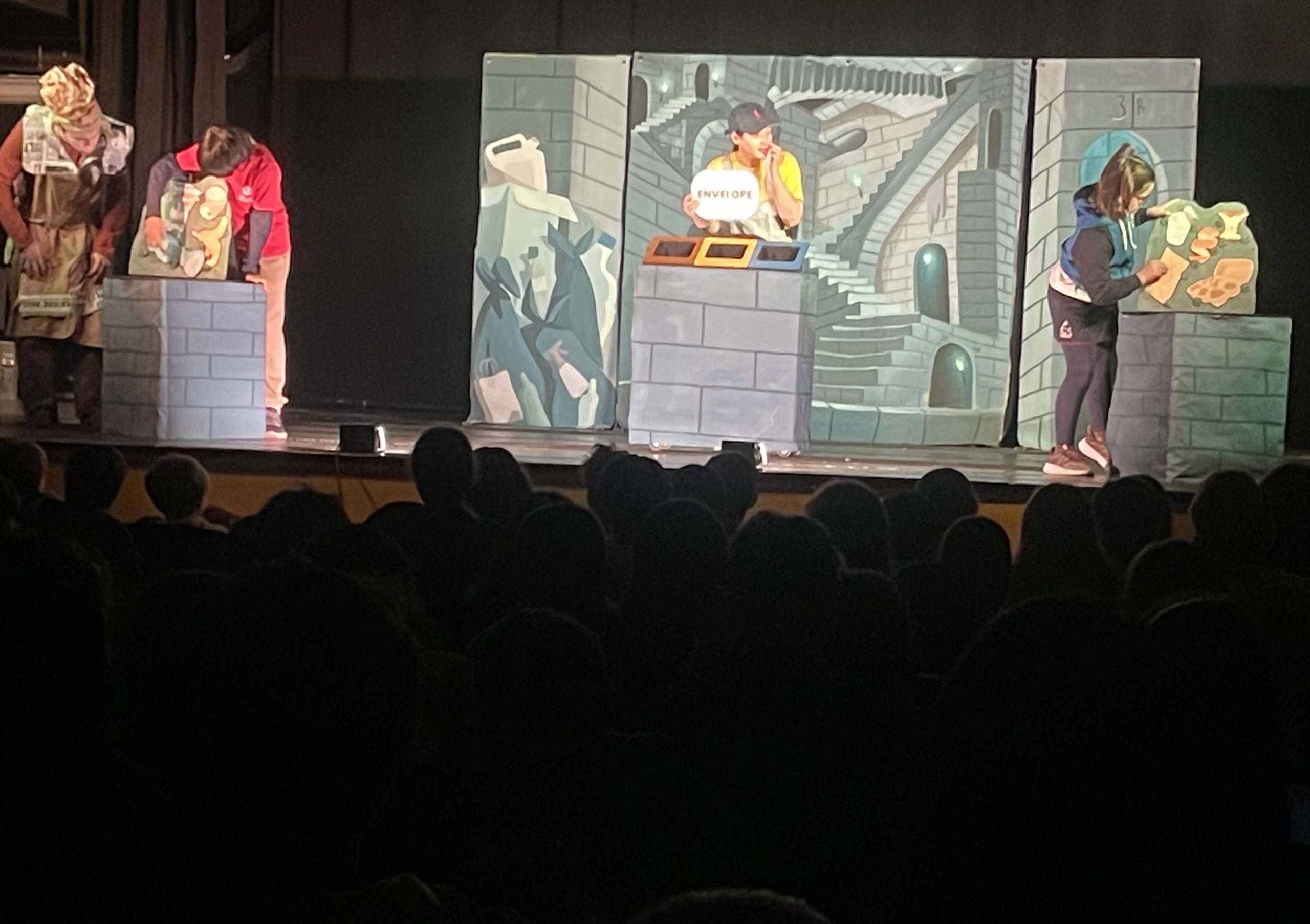 English theater: Lara’s Labyrinth